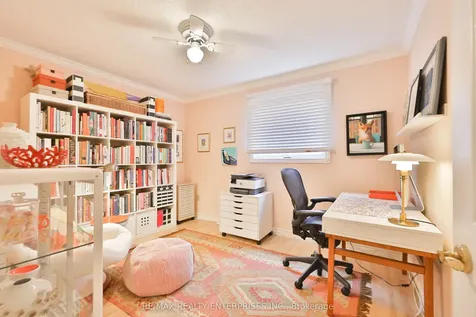 431 Naomi Crescent Mississauga ON L5B 3S7
