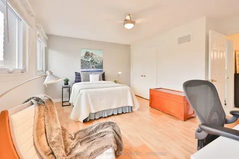 431 Naomi Crescent Mississauga ON L5B 3S7