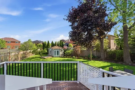 431 Naomi Crescent Mississauga ON L5B 3S7