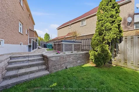 431 Naomi Crescent Mississauga ON L5B 3S7