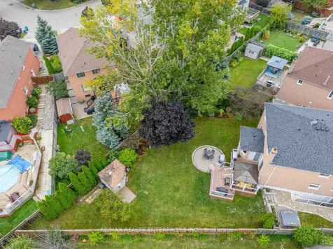 431 Naomi Crescent Mississauga ON L5B 3S7