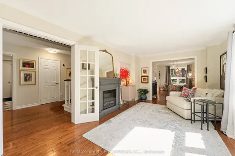 431 Naomi Crescent Mississauga ON L5B 3S7