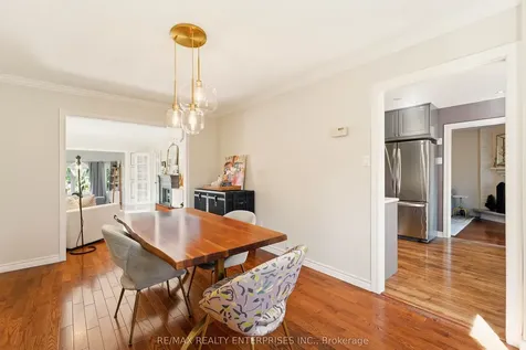 431 Naomi Crescent Mississauga ON L5B 3S7
