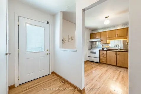 93 Hansen Road N Brampton ON L6V 3C8