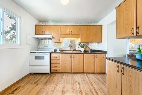 93 Hansen Road N Brampton ON L6V 3C8