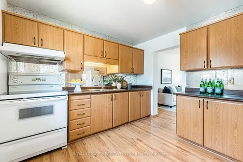 93 Hansen Road N Brampton ON L6V 3C8