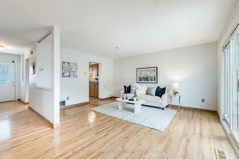 93 Hansen Road N Brampton ON L6V 3C8