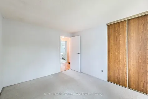 93 Hansen Road N Brampton ON L6V 3C8