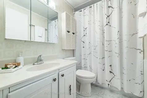 93 Hansen Road N Brampton ON L6V 3C8