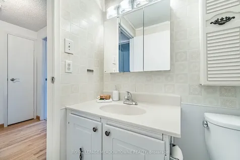 93 Hansen Road N Brampton ON L6V 3C8