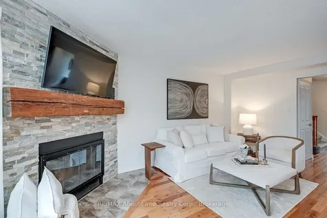 2470 Headon Forest Drive Burlington ON L7M 3X4