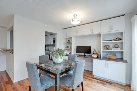 2470 Headon Forest Drive Burlington ON L7M 3X4