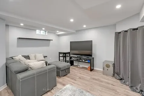 2470 Headon Forest Drive Burlington ON L7M 3X4