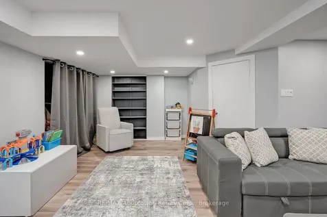 2470 Headon Forest Drive Burlington ON L7M 3X4