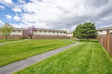 2470 Headon Forest Drive Burlington ON L7M 3X4