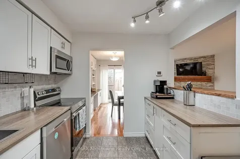 2470 Headon Forest Drive Burlington ON L7M 3X4
