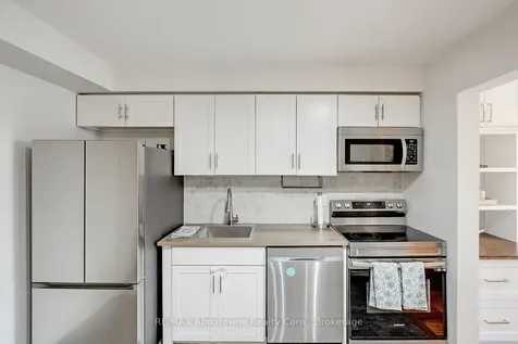 2470 Headon Forest Drive Burlington ON L7M 3X4
