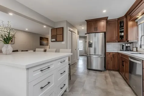 754 Hawkins Crescent Burlington ON L7S 2E2