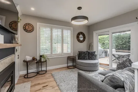 754 Hawkins Crescent Burlington ON L7S 2E2