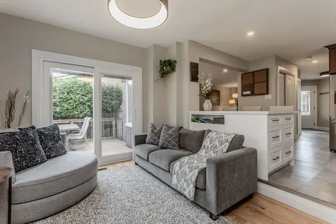 754 Hawkins Crescent Burlington ON L7S 2E2