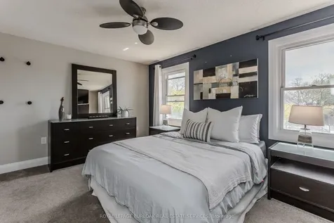 754 Hawkins Crescent Burlington ON L7S 2E2