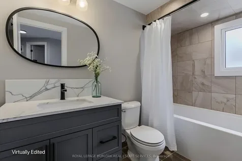 754 Hawkins Crescent Burlington ON L7S 2E2