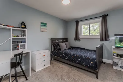 754 Hawkins Crescent Burlington ON L7S 2E2