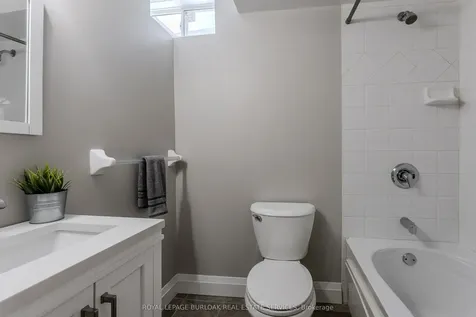 754 Hawkins Crescent Burlington ON L7S 2E2