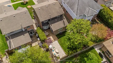 754 Hawkins Crescent Burlington ON L7S 2E2