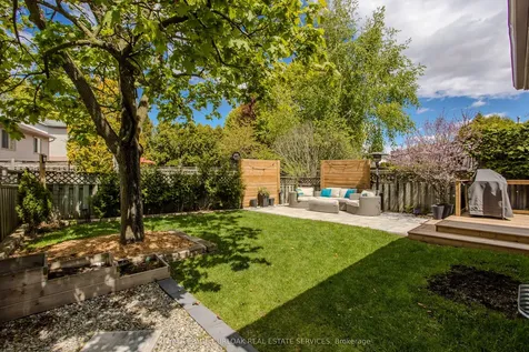 754 Hawkins Crescent Burlington ON L7S 2E2
