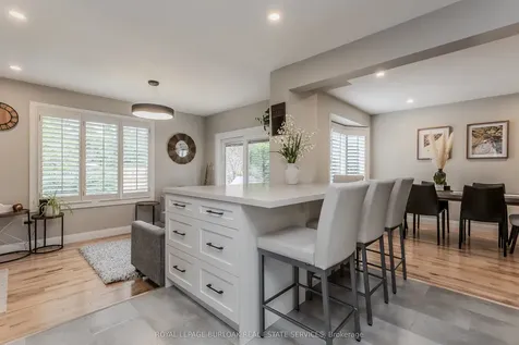 754 Hawkins Crescent Burlington ON L7S 2E2