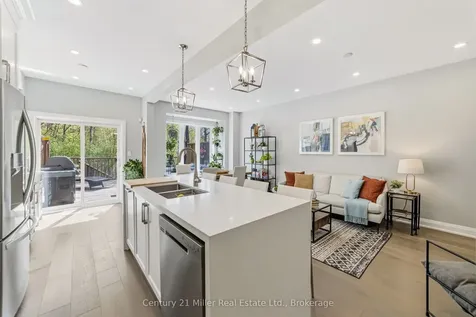 300 Ravineview Way Oakville ON L6H 7J1