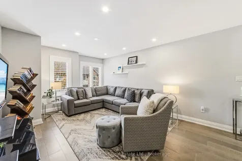 300 Ravineview Way Oakville ON L6H 7J1
