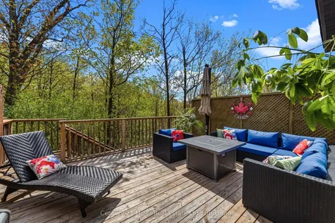 300 Ravineview Way Oakville ON L6H 7J1