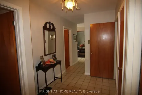 2 Manresa Lane Toronto ON M6L 1H4