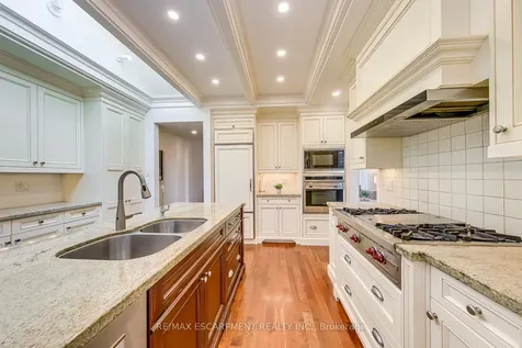 1518 Oakhill Drive Oakville ON L6J 1Y5