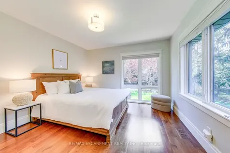 1518 Oakhill Drive Oakville ON L6J 1Y5