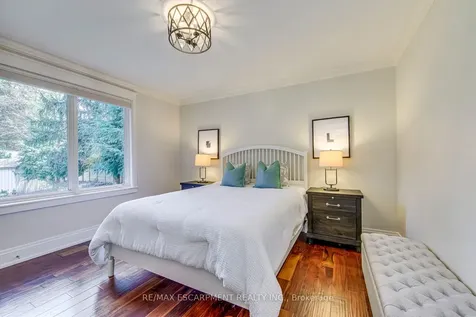 1518 Oakhill Drive Oakville ON L6J 1Y5