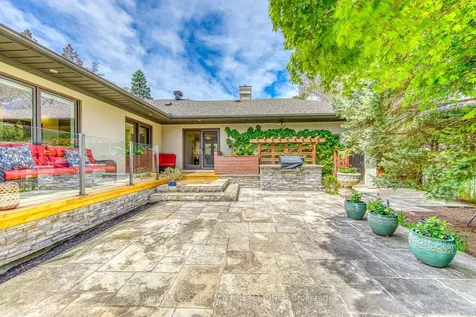 1518 Oakhill Drive Oakville ON L6J 1Y5