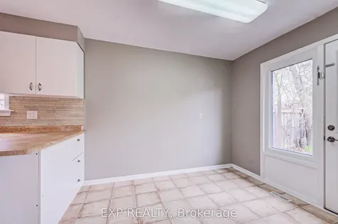 8 Sanford Crescent Brampton ON L6X 2C3