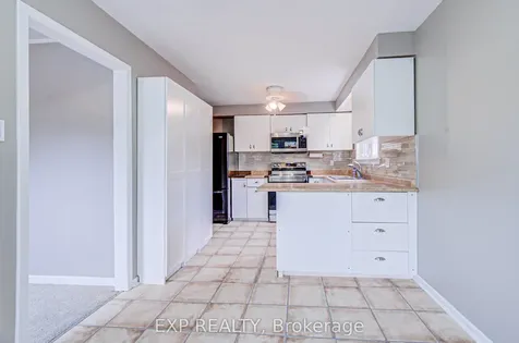 8 Sanford Crescent Brampton ON L6X 2C3