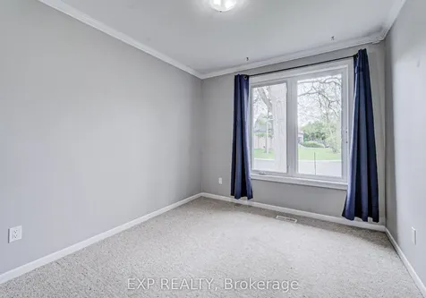 8 Sanford Crescent Brampton ON L6X 2C3