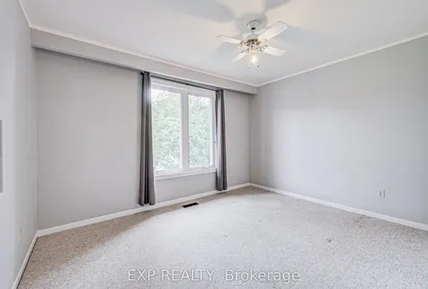 8 Sanford Crescent Brampton ON L6X 2C3
