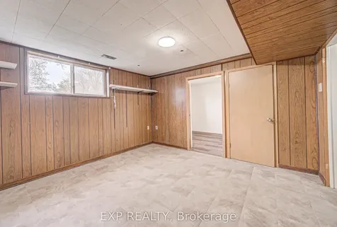 8 Sanford Crescent Brampton ON L6X 2C3