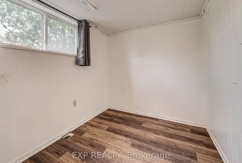 8 Sanford Crescent Brampton ON L6X 2C3