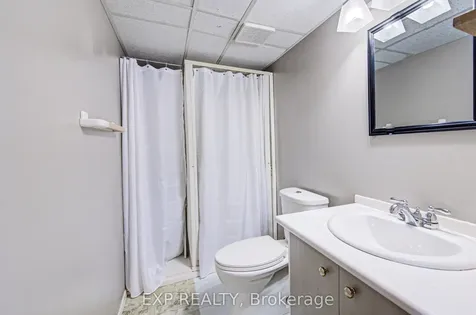 8 Sanford Crescent Brampton ON L6X 2C3