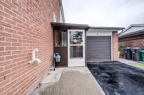 8 Sanford Crescent Brampton ON L6X 2C3