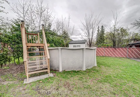 8 Sanford Crescent Brampton ON L6X 2C3