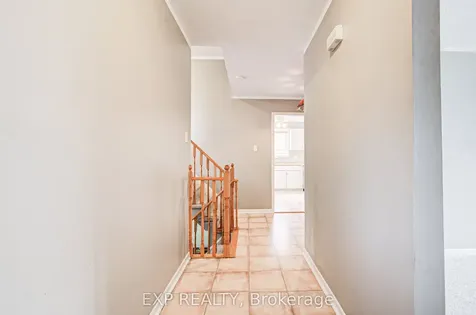 8 Sanford Crescent Brampton ON L6X 2C3