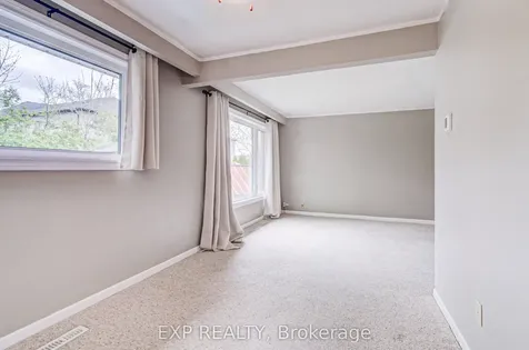 8 Sanford Crescent Brampton ON L6X 2C3